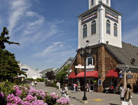 Woodbury Common Premium Outlets Shopping Tour