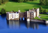 Leeds Castle, Cliffs of Dover and Canterbury Day Trip from London with Guided Cathedral Tour